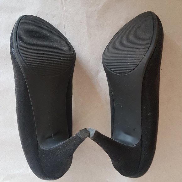 Steve Madden Black Closed Toe Heel - Size 6.5 - Picture 6 of 7